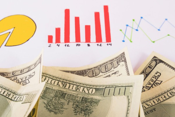 Hình ảnh minh họa cookie và trình duyệt web, với các biểu tượng bảo mật